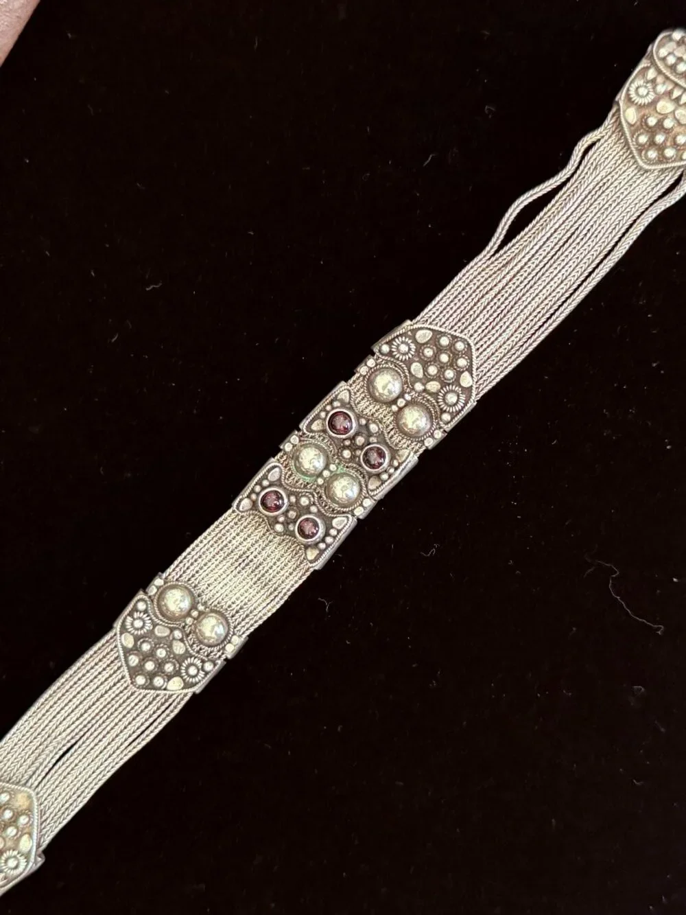 VINTAGE ORNATE MULTI-STRAND SILVER FOXTAIL W/GARNETS BRACELET